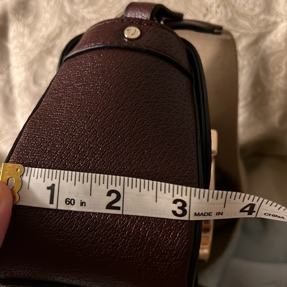 True religion crossbody bag🙏❤️ - Picture 11 of 13